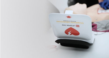 Defibrylatory AED